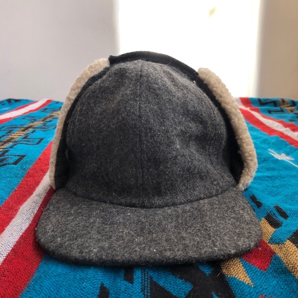 Old fashioned winter cap - Picture 2 of 4